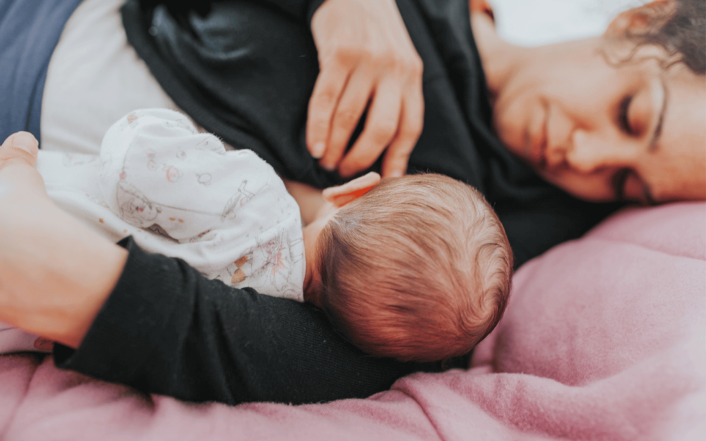 mom breastfeeding in Side-lying position 